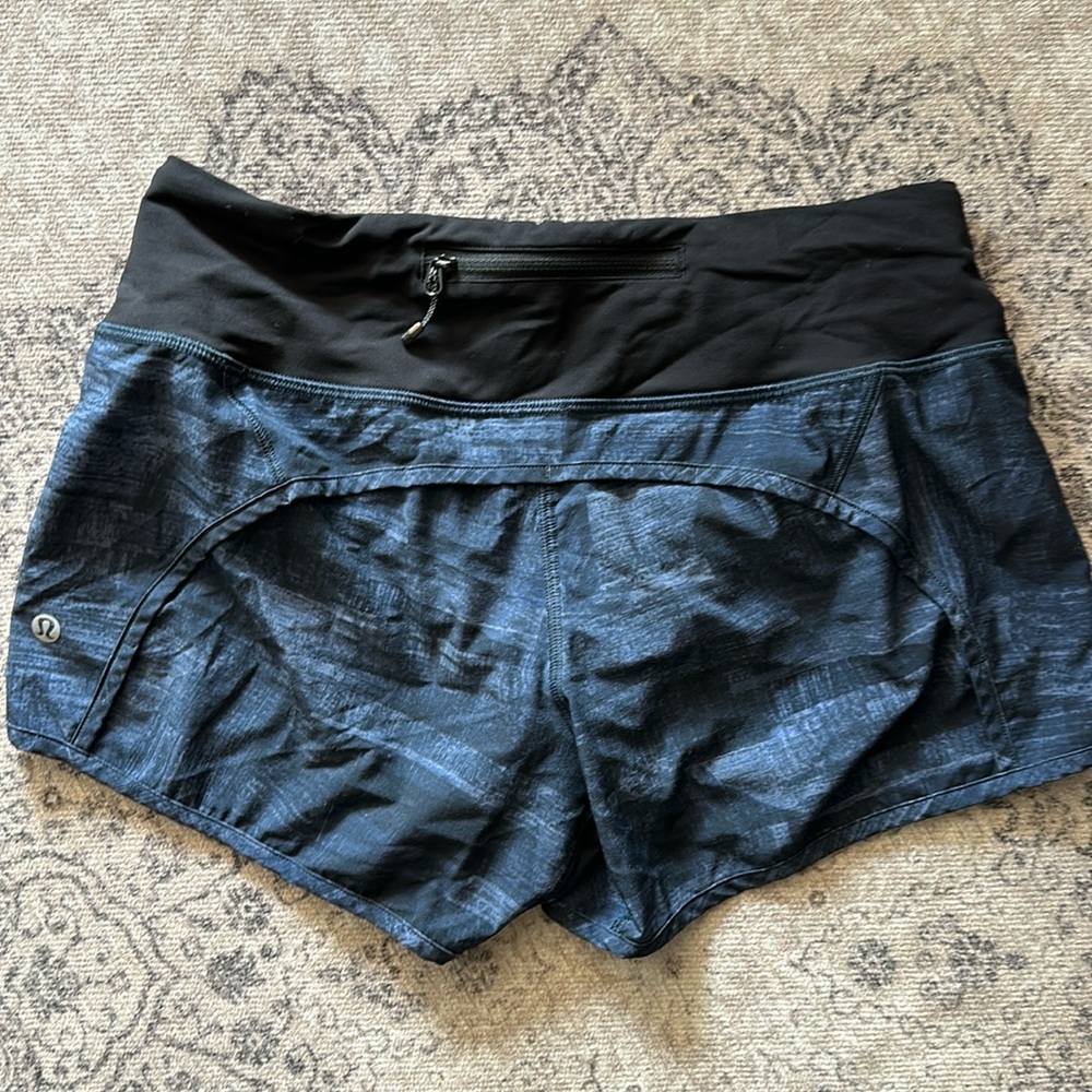 Lululemon size 4 workout shorts